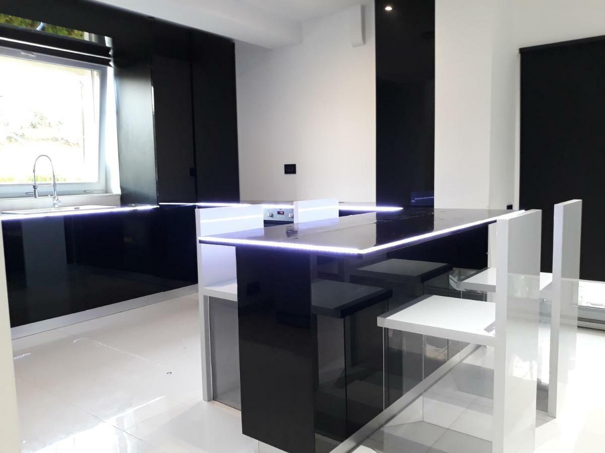 Ezra Luxury Apartments Неводарі Екстер'єр фото