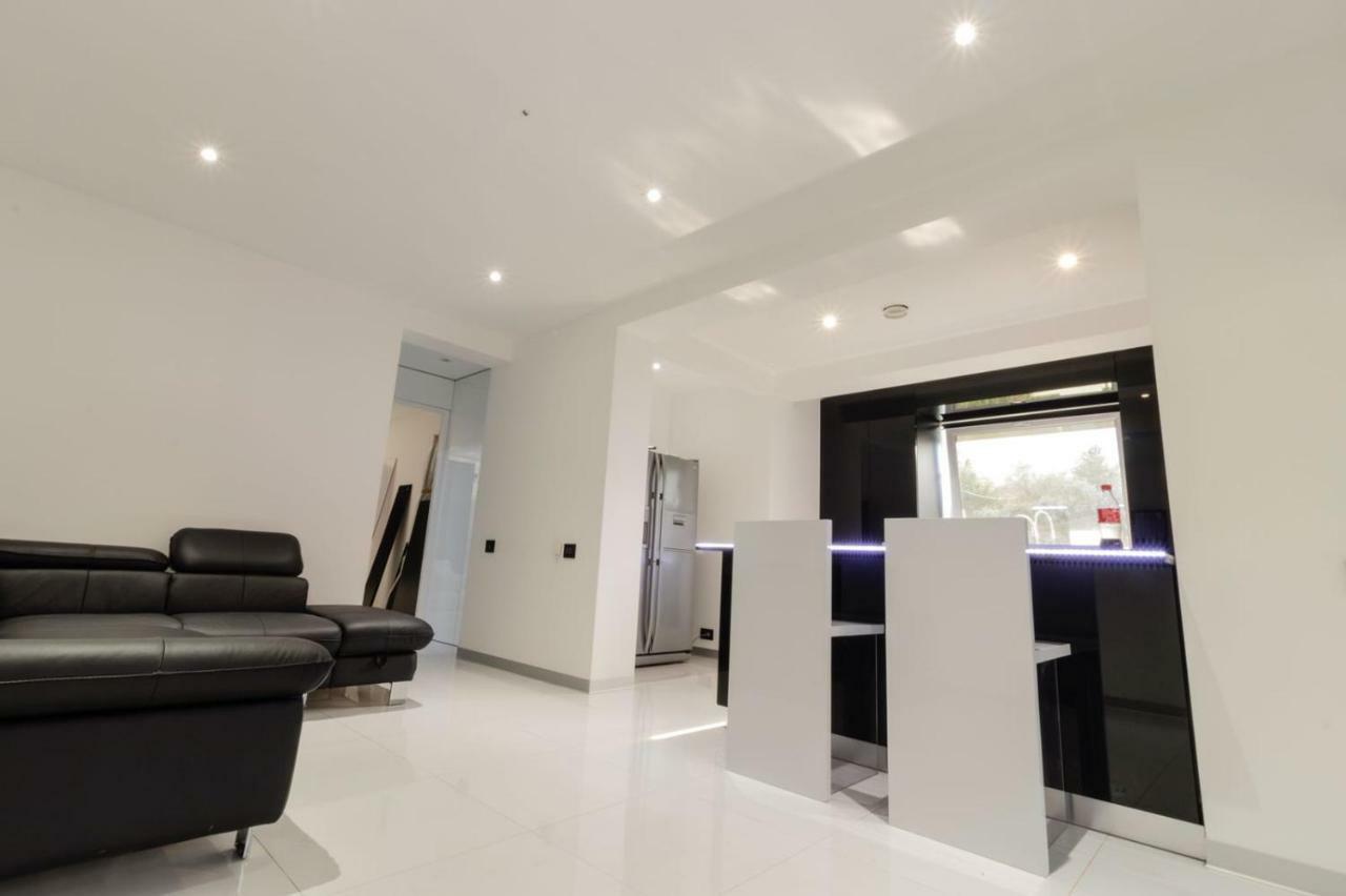 Ezra Luxury Apartments Неводарі Екстер'єр фото